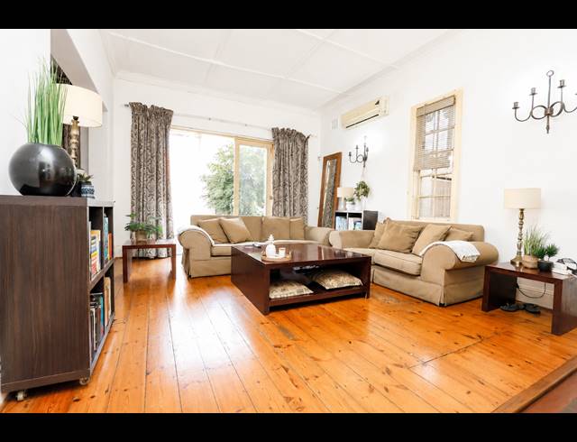 4 BEDROOM FREEHOLD FOR SALE IN ESSENWOOD